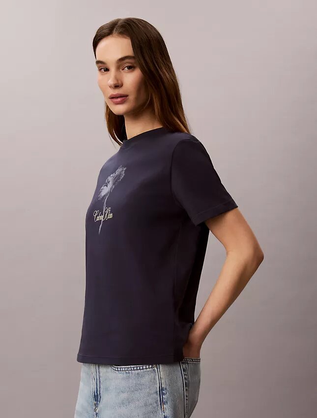 Klassisches T-Shirt mit Blumenprint Klassisches T-Shirt mit Blumenprint