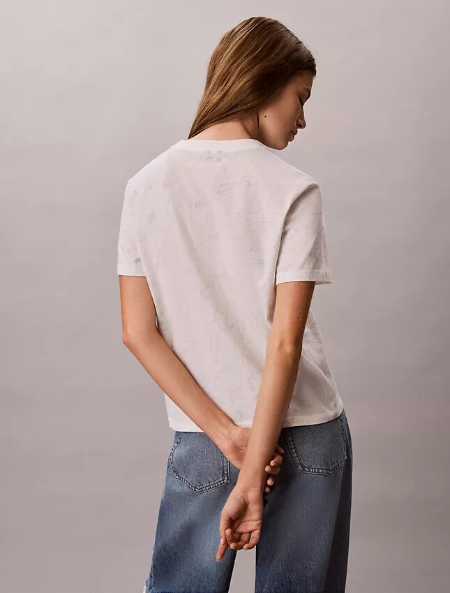 Klassisches T-Shirt mit Blumenprint Klassisches T-Shirt mit Blumenprint