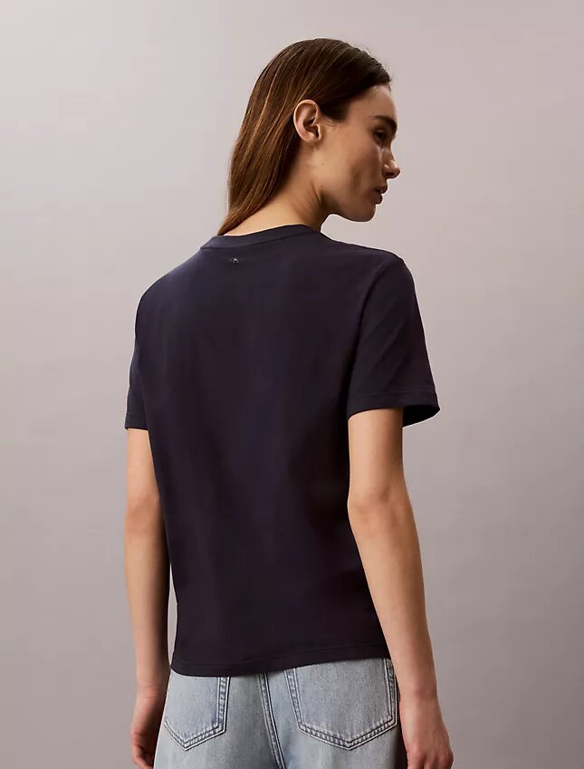 Klassisches T-Shirt mit Blumenprint Klassisches T-Shirt mit Blumenprint