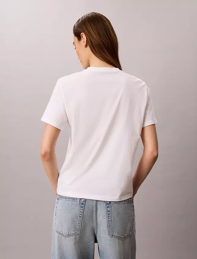 Klassisches T-Shirt mit Calvin-Schriftzug Klassisches T-Shirt mit Calvin-Schriftzug
