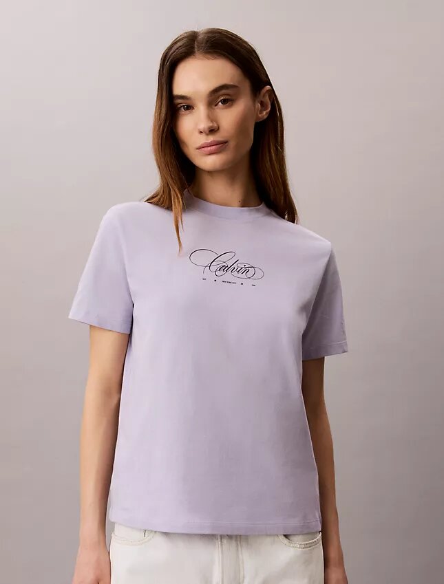 Klassisches T-Shirt mit Calvin-Schriftzug Klassisches T-Shirt mit Calvin-Schriftzug