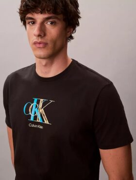 Klassisches T-Shirt mit doppeltem Monogram-Print Klassisches T-Shirt mit doppeltem Monogram-Print