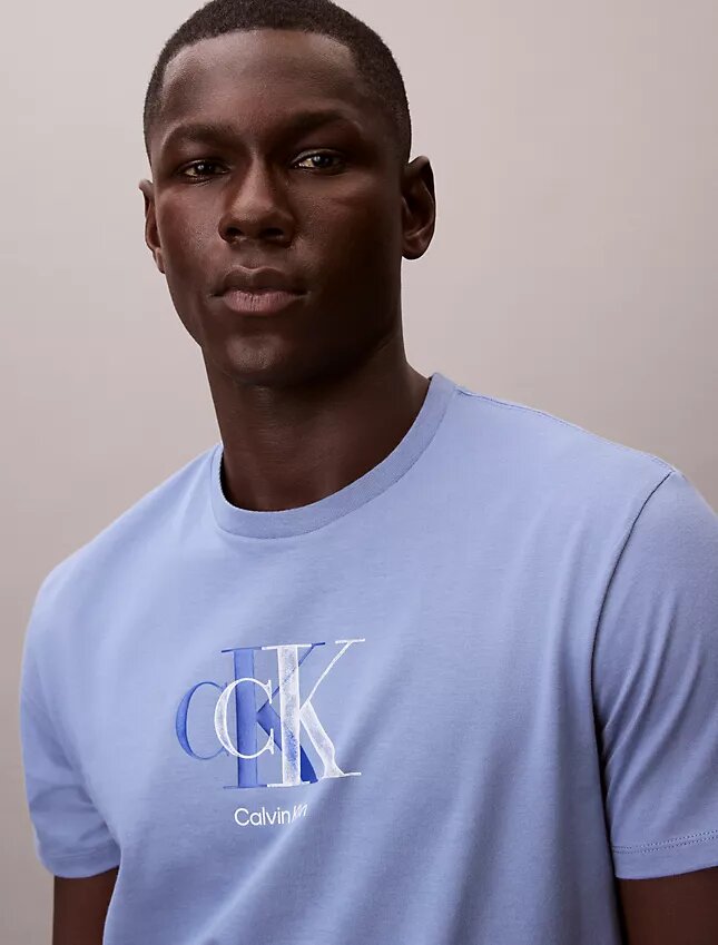 Klassisches T-Shirt mit doppeltem Monogram-Print Klassisches T-Shirt mit doppeltem Monogram-Print