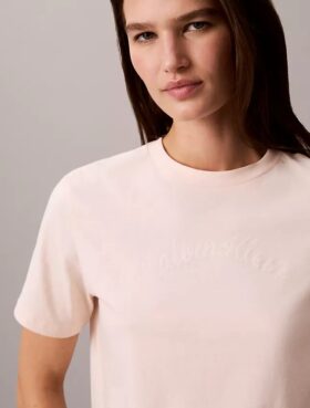 Klassisches T-Shirt mit Filz-Logo-Grafik