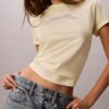 Klassisches T-Shirt mit Filz-Logo-Grafik