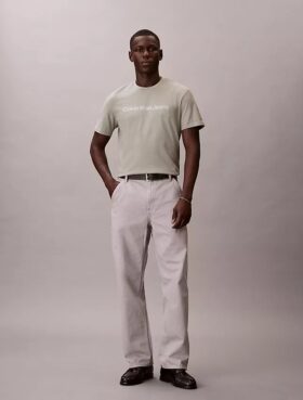 Klassisches T-Shirt mit Folienlogo