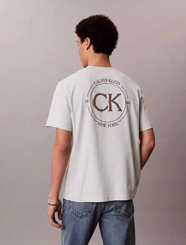 Klassisches T-Shirt mit Logo-Kreis-Grafik Klassisches T-Shirt mit Logo-Kreis-Grafik