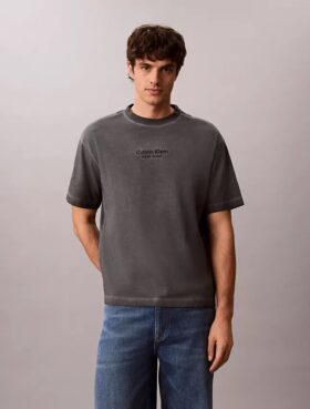 Klassisches T-Shirt mit Rundhalsausschnitt und Logo-Grafik in verwaschener Optik