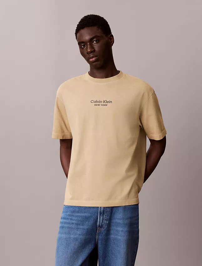 Klassisches T-Shirt mit Rundhalsausschnitt und Logo-Grafik in verwaschener Optik Klassisches T-Shirt mit Rundhalsausschnitt und Logo-Grafik in verwaschener Optik