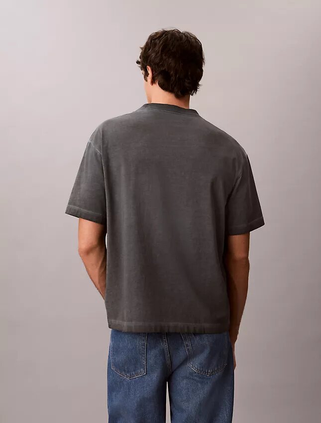Klassisches T-Shirt mit Rundhalsausschnitt und Logo-Grafik in verwaschener Optik Klassisches T-Shirt mit Rundhalsausschnitt und Logo-Grafik in verwaschener Optik