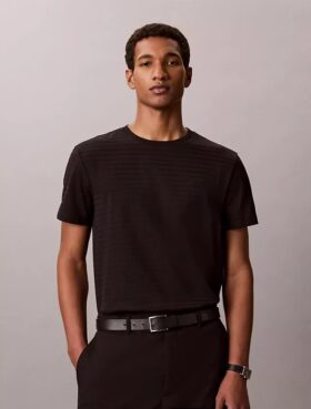 Klassisches T-Shirt mit Streifen