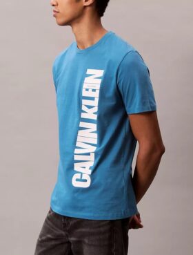 Klassisches T-Shirt mit vertikalem Logo