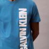 Klassisches T-Shirt mit vertikalem Logo