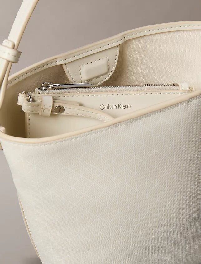 Kleine Beuteltasche mit durchgehendem Emblem-Logo und Beutel Kleine Beuteltasche mit durchgehendem Emblem-Logo und Beutel