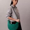 Kleine Nylon-Halbmondtasche Kleine Nylon-Halbmondtasche