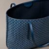 Kleine Tasche mit durchgehendem Emblem-Logo-Print und Beutel Kleine Tasche mit durchgehendem Emblem-Logo-Print und Beutel
