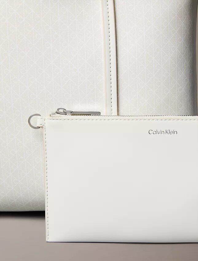 Kleine Tasche mit durchgehendem Emblem-Logo-Print und Beutel Kleine Tasche mit durchgehendem Emblem-Logo-Print und Beutel