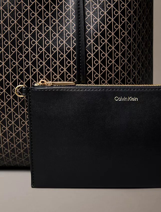 Kleine Tasche mit durchgehendem Emblem-Logo-Print und Beutel Kleine Tasche mit durchgehendem Emblem-Logo-Print und Beutel