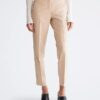 Konisch zulaufende, knöchellange Hose Konisch zulaufende, knöchellange Hose