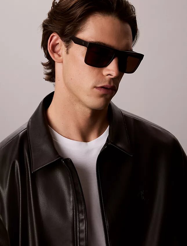 Kultige Monogram-Sonnenbrille in modifizierter Rechteckform Kultige Monogram-Sonnenbrille in modifizierter Rechteckform
