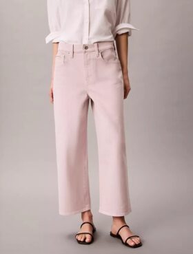 Kurze Jeans mit weitem Bein