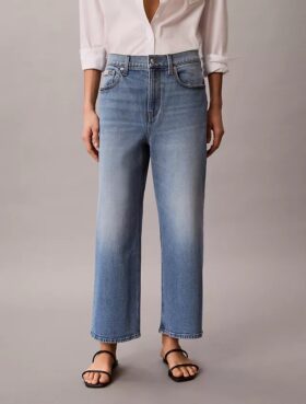 Kurze Jeans mit weitem Bein