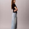 Kurze Jeans mit weitem Bein