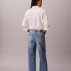 Kurze Jeans mit weitem Bein