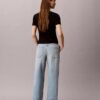 Kurze Jeans mit weitem Bein