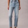 Kurze Straight-Jeans aus Lyocell-Mischung mit hoher Taille Kurze Straight-Jeans aus Lyocell-Mischung mit hoher Taille