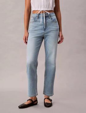 Kurze Straight-Jeans aus Lyocell-Mischung mit hoher Taille