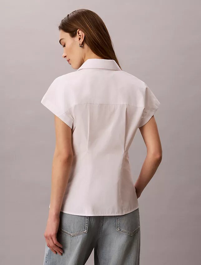 Kurzärmeliges Button-Down-Hemd aus Baumwollpopeline Kurzärmeliges Button-Down-Hemd aus Baumwollpopeline