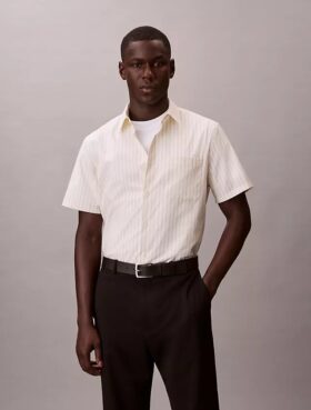Kurzärmeliges Button-Down-Hemd aus Cotton Stretch mit Streifenmuster