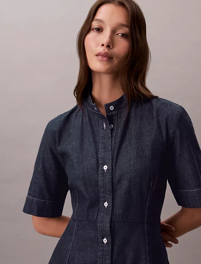 Kurzärmeliges Denim-Kleid Kurzärmeliges Denim-Kleid