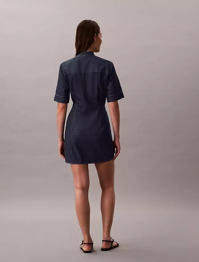 Kurzärmeliges Denim-Kleid Kurzärmeliges Denim-Kleid