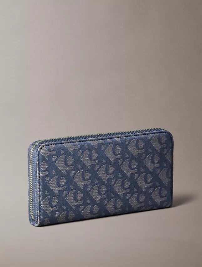 Lange Reißverschluss-Geldbörse mit durchgehendem Monogram Lange Reißverschluss-Geldbörse mit durchgehendem Monogram