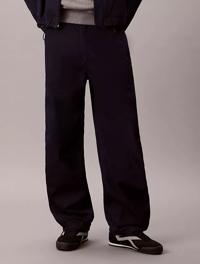Leichte Indigo-Denim-Hose für den Trainingseinsatz Leichte Indigo-Denim-Hose für den Trainingseinsatz