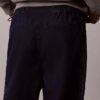 Leichte Indigo-Denim-Hose für den Trainingseinsatz Leichte Indigo-Denim-Hose für den Trainingseinsatz