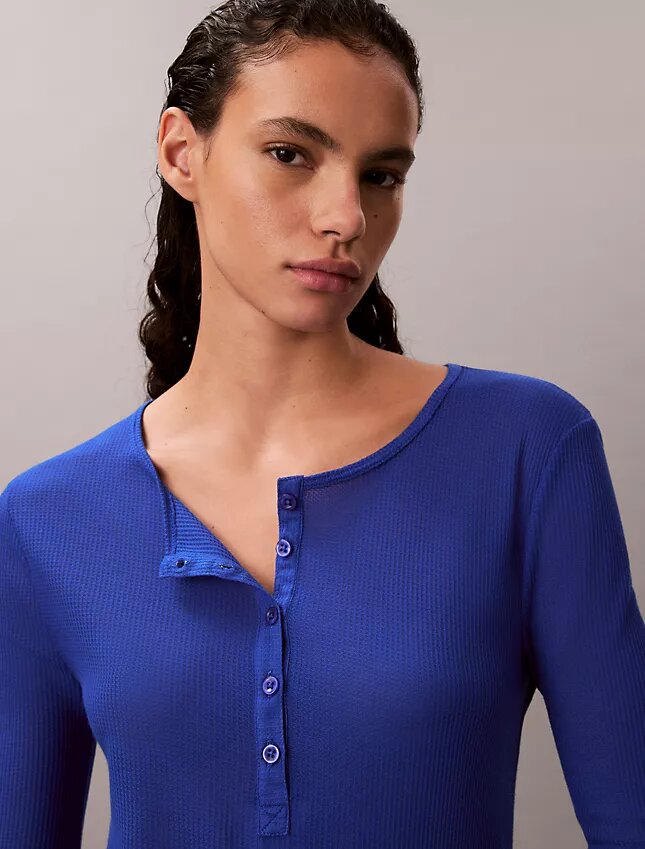 Leichtes Henley-T-Shirt mit Waffelstruktur Leichtes Henley-T-Shirt mit Waffelstruktur