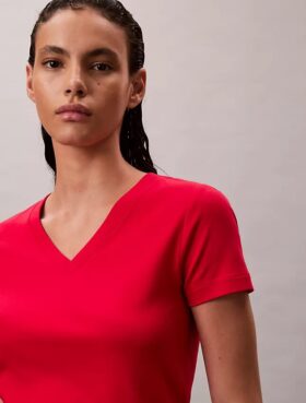 Liquid Cotton T-Shirt mit V-Ausschnitt und lockerer Passform