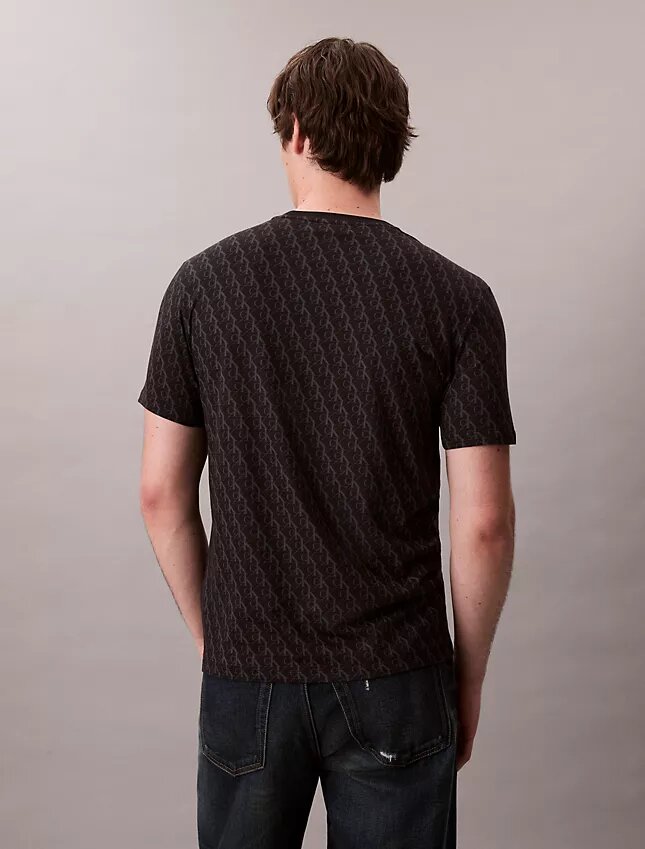 Liquid Touch Allover-Monogram-Klassik-T-Shirt Liquid Touch Allover-Monogram-Klassik-T-Shirt