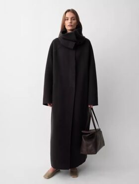 Liza Mantel mit hohem Kragen Liza Mantel mit hohem Kragen