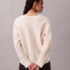 Locker sitzender Pullover aus Merinowolle mit V-Ausschnitt Locker sitzender Pullover aus Merinowolle mit V-Ausschnitt