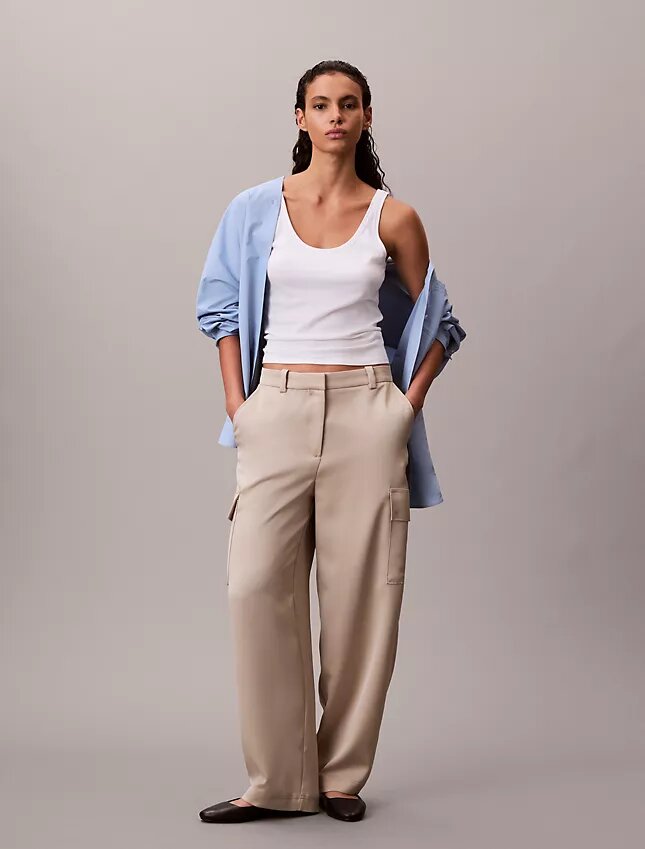 Lässige Cargo-Hose aus Satin-Twill Lässige Cargo-Hose aus Satin-Twill