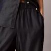 Lässige Denim-Jeans zum Hineinschlüpfen Lässige Denim-Jeans zum Hineinschlüpfen