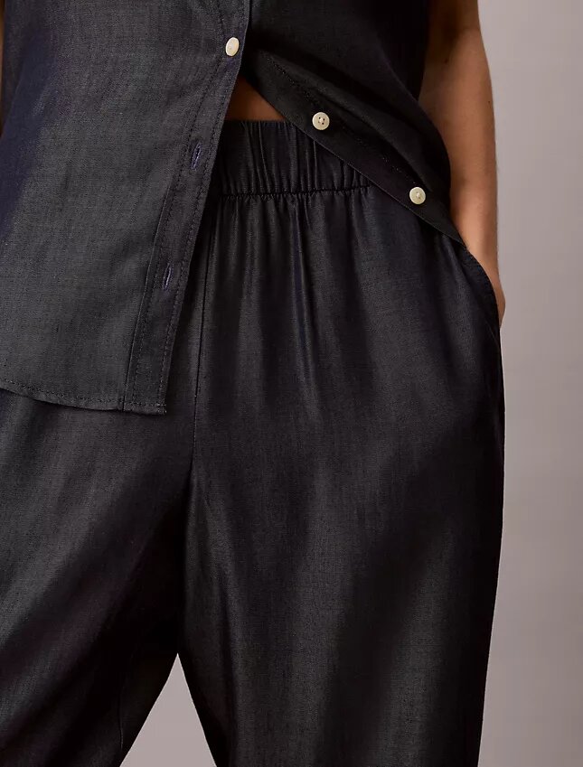 Lässige Denim-Jeans zum Hineinschlüpfen Lässige Denim-Jeans zum Hineinschlüpfen