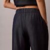 Lässige Denim-Jeans zum Hineinschlüpfen Lässige Denim-Jeans zum Hineinschlüpfen