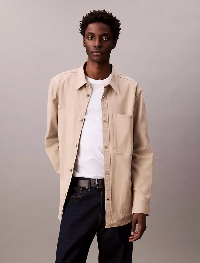 Lässige Hemdjacke aus Canvas Lässige Hemdjacke aus Canvas