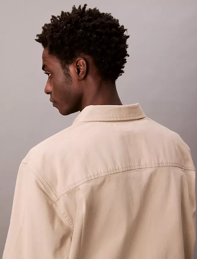 Lässige Hemdjacke aus Canvas Lässige Hemdjacke aus Canvas