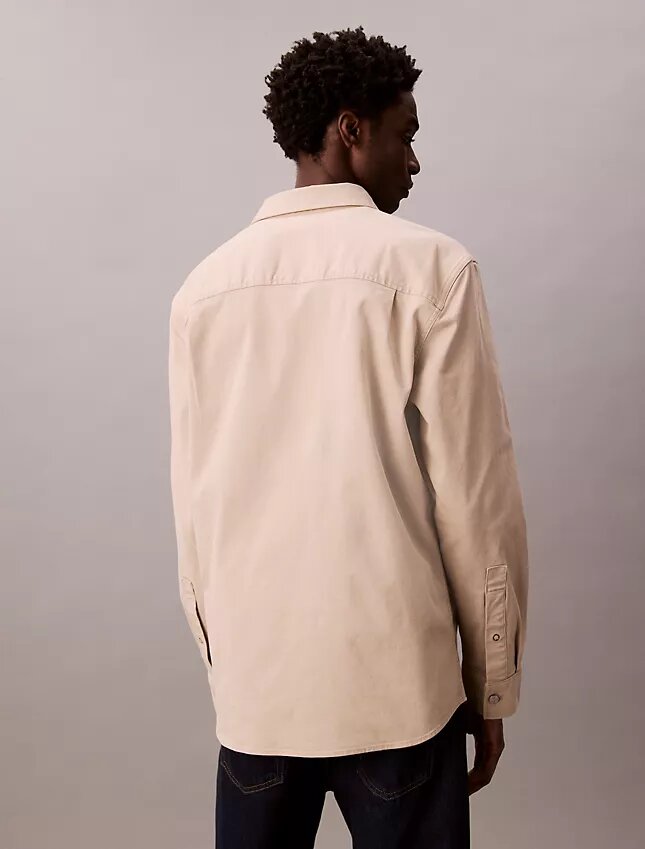Lässige Hemdjacke aus Canvas Lässige Hemdjacke aus Canvas